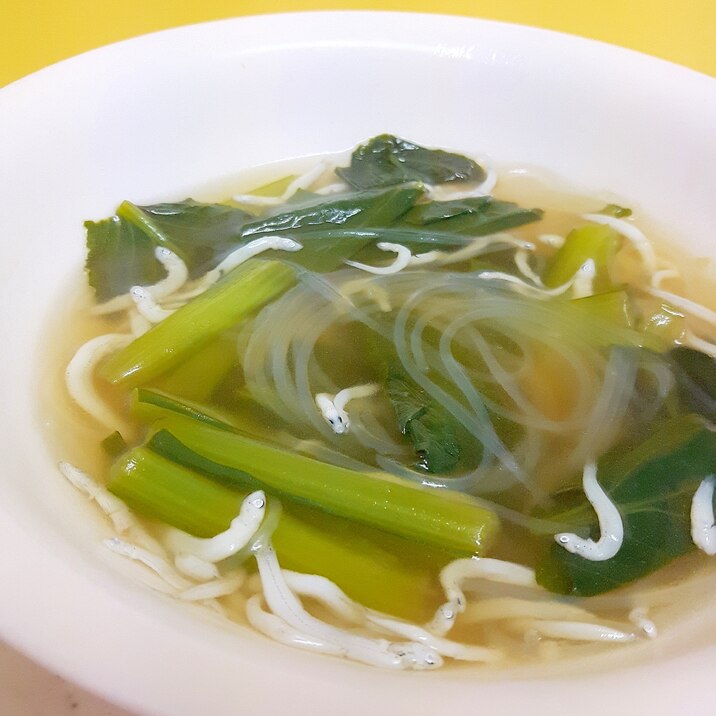 簡単ヘルシー!小松菜と豆腐の生姜風味鶏ガラスープ♪